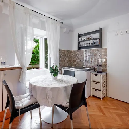 Nives دوبروفينك